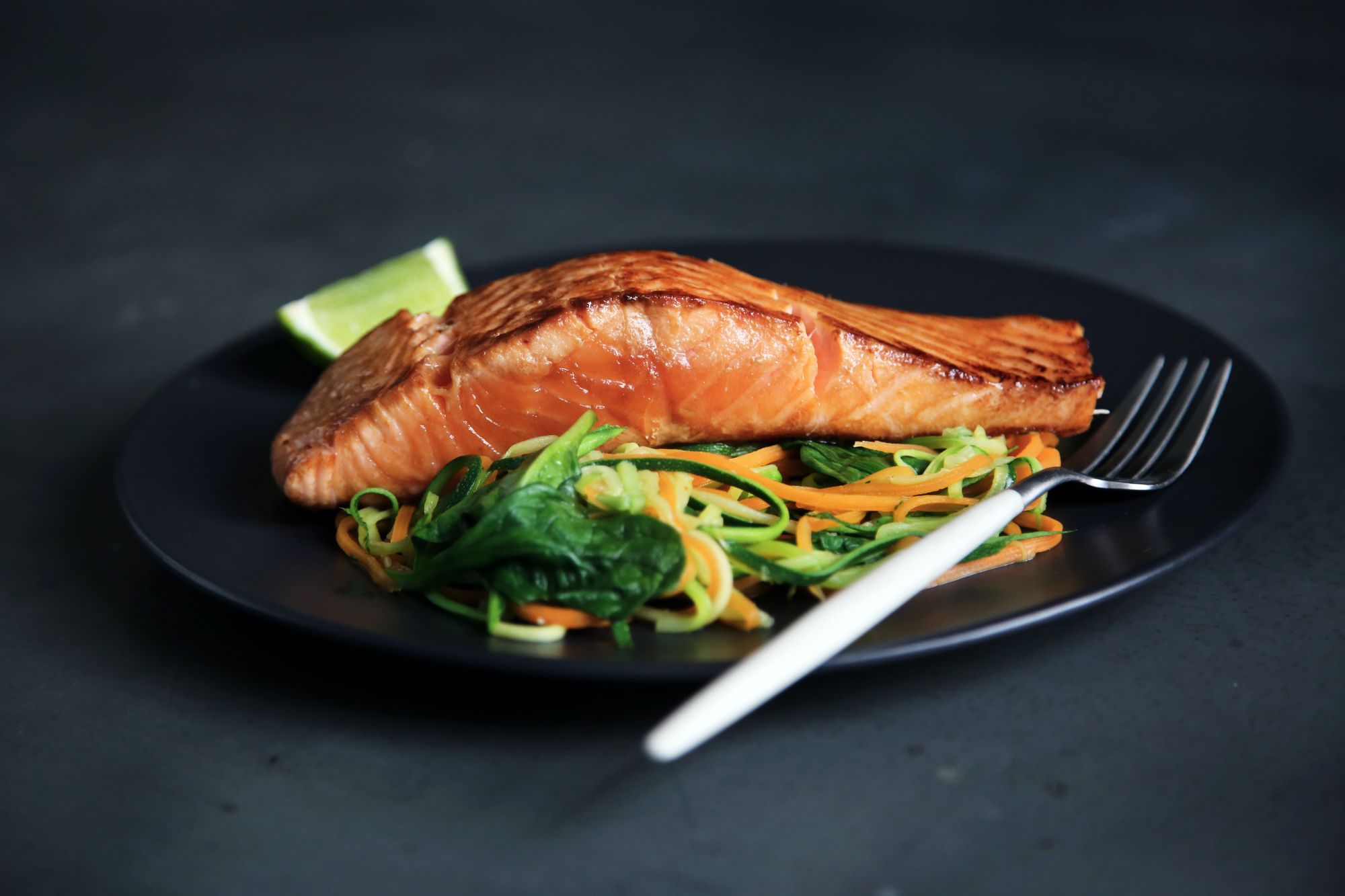 Salmon and vegetable meal for diabetes-friendly diet, Overflow Health's guide to managing blood sugar.